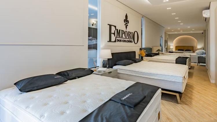 Simmons celebra cinco anos levando conforto premium a Praia Grande