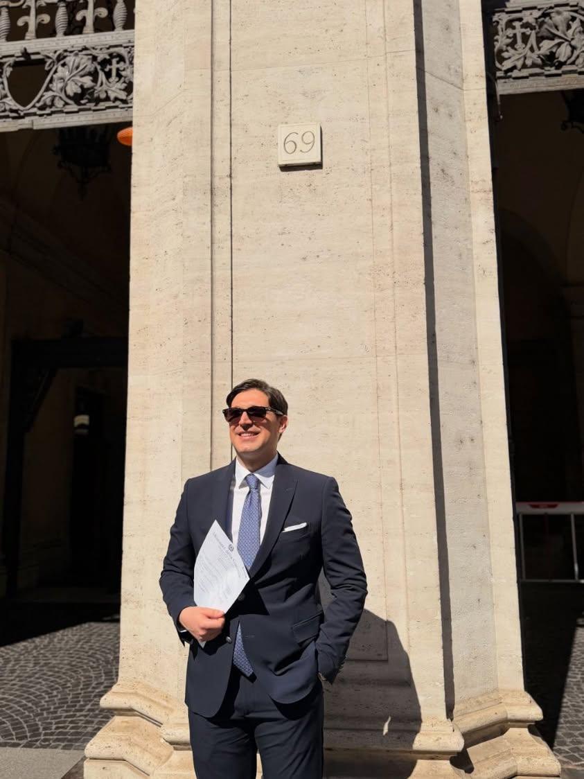 Il Dottore Angelo Bruna è diventato Notaio: orgoglio della Nostra Città di Palma di Montechiaro  A nome dell’Amministraz...