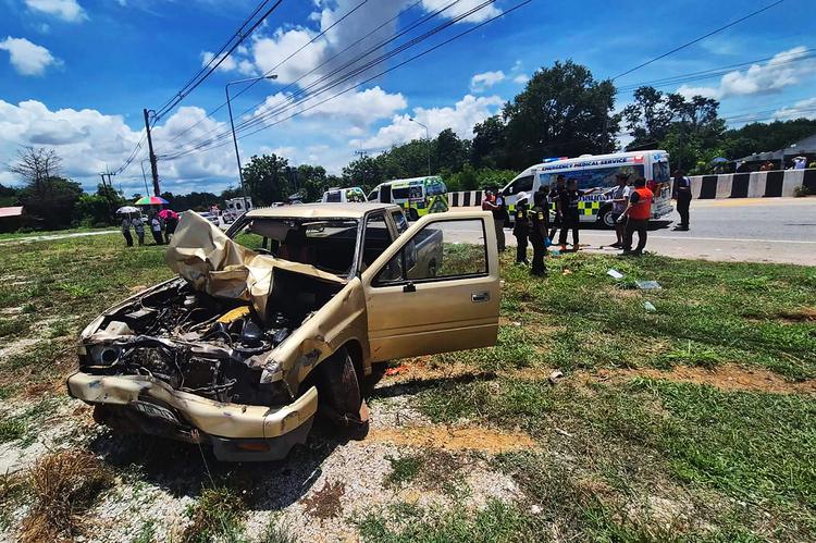 Sobe para 10 número de monges mortos em atropelamento na Tailândia