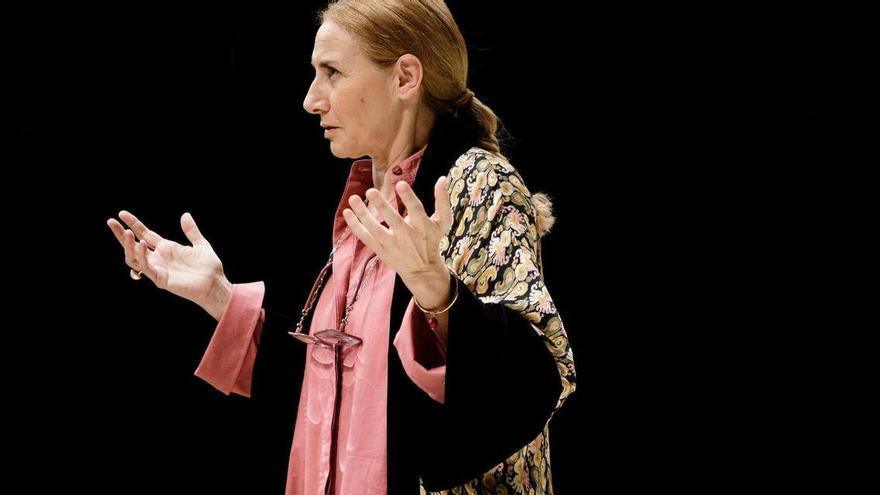 La actriz malagueña Mona Martínez, tras el Max: «Un premio como éste es sumar puntos para el siguiente trabajo»