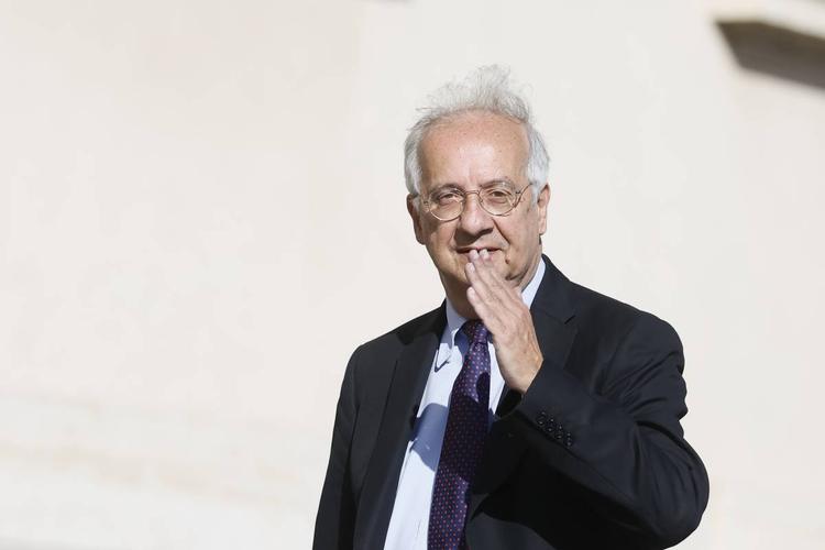 Veltroni guarda al Colle e attacca i suoi