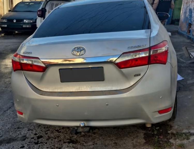 Após furtar carro, homem foge, é perseguido e fornece nome do irmão ao ser preso em Montes Claros