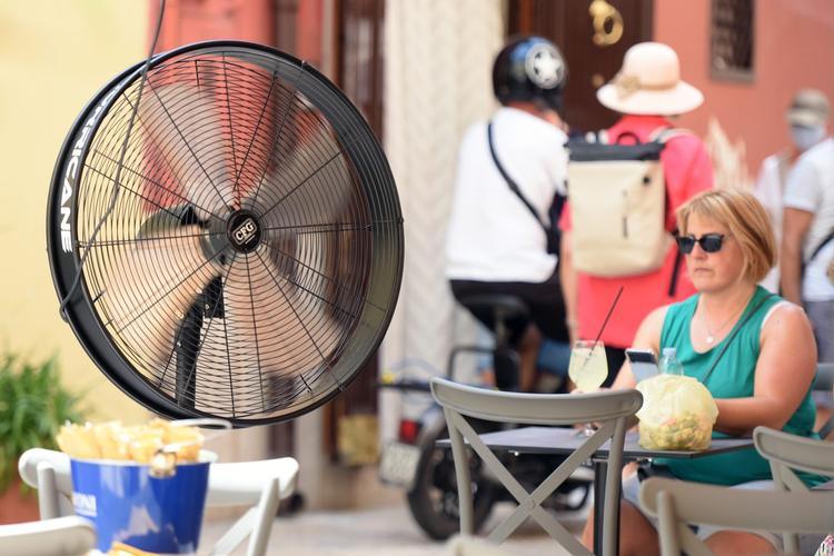Caldo,  aumentano da 5 a 8 le città da bollino rosso. Allerta anche a Firenze
