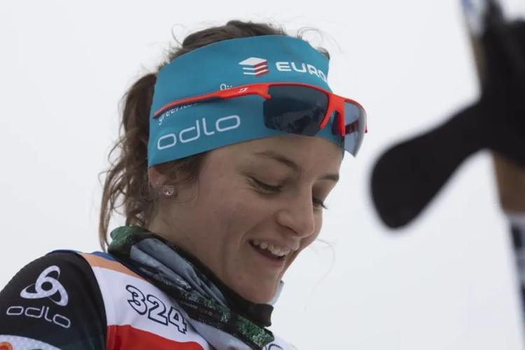 BIATHLON - La 4e étape de la coupe du monde de biathlon débute ce jeudi à Oberhof. Les athlètes dames s’entraînaient ce mercredi dans un épais brouillard. Le ton est donné, la preuve en images avec les photographes de Nordic Focus.
