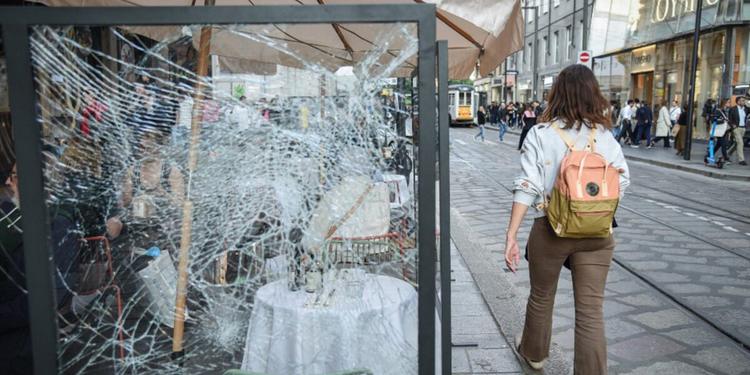 Scontri a Milano, Mattarella: “Ogni violenza è inaccettabile”. Domani il decreto sull’ordine pubblico