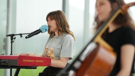 "Toujours se battre et essayer de suivre ses rêves" : écoutez le concert de Marine au Louvre Lens