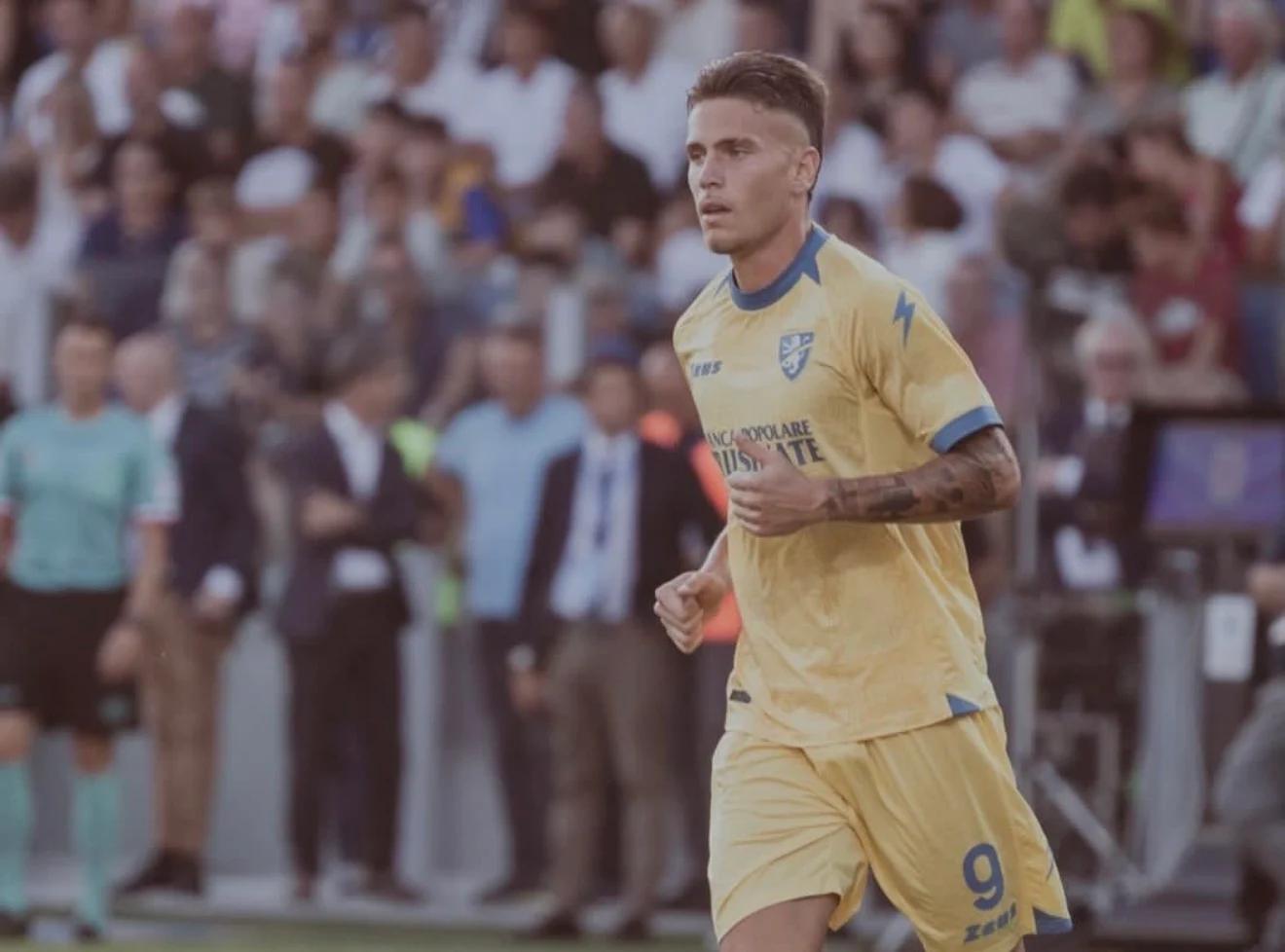 Raimondo incanta in Serie A: doppietta alla Fiorentina per il talento con radici nel Cilento
