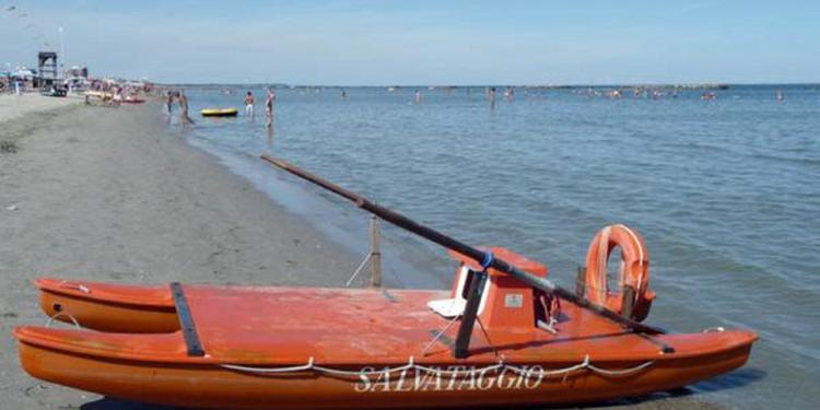 Bagnino annega con l'uomo che stava soccorrendo nel Savonese