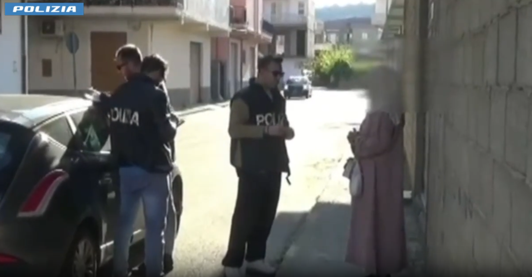 Crotone – Immigrazione clandestina, rete di false ospitalità: coinvolte Latina e Roma