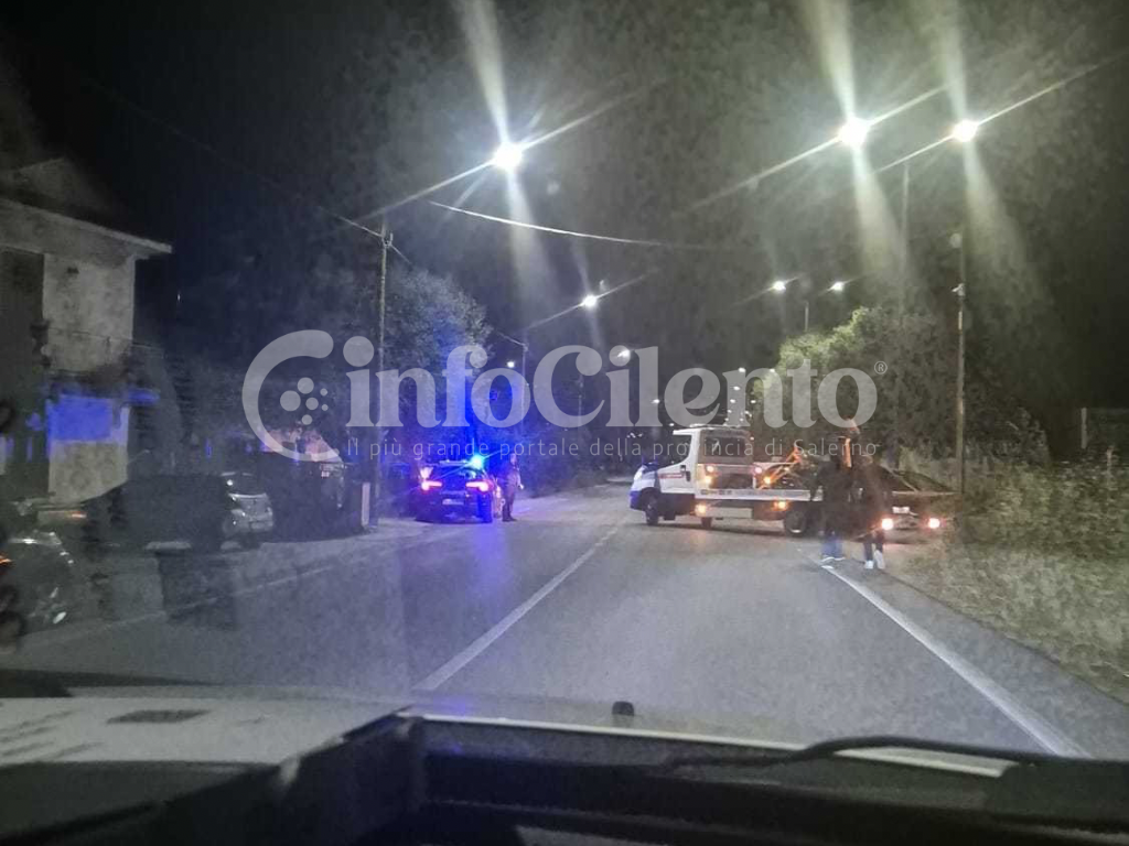 Violento incidente sulla SS18 a Policastro Bussentino: gravi due centauri napoletani
