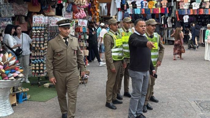 حملة واسعة للسلطات لمواجهة الترامي على الملك العام بمراكش العتيقة + صور