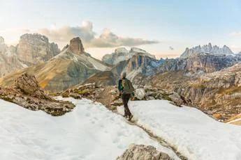 Dalle distorsioni alla caviglia alla lombalgia, tutte le insidie del trekking in montagna