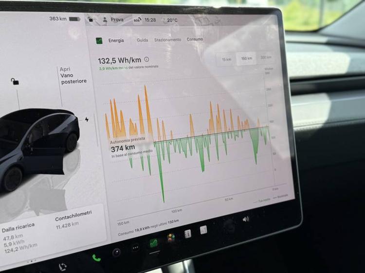 Tesla Model Y Standard: guarda tutte le foto 13