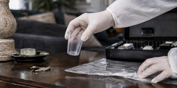 Truffa del falso carabiniere a Catania, l'anziana gli offre un bicchiere d'acqua: il Dna lo tradisce, arrestato un 38enne. Decisivi i Ris di Messina