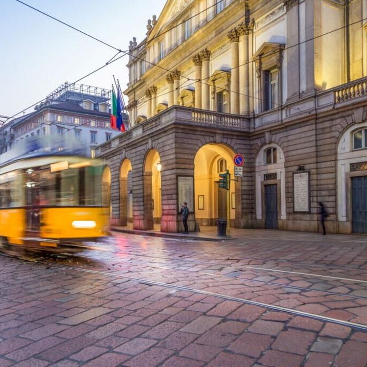 Milano, chat degli autisti Atm scoperta da una passeggera: commenti sessisti sotto foto ru...