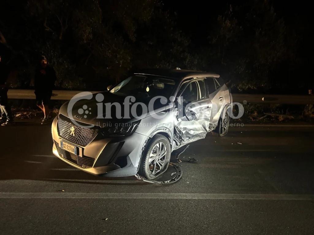Incidente a Laureana Cilento nella notte: violento scontro sulla via del mare tra due auto