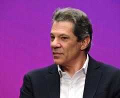 Haddad pede apuração de 'abordagem atípica' pela PM de motorista ligado à campanha