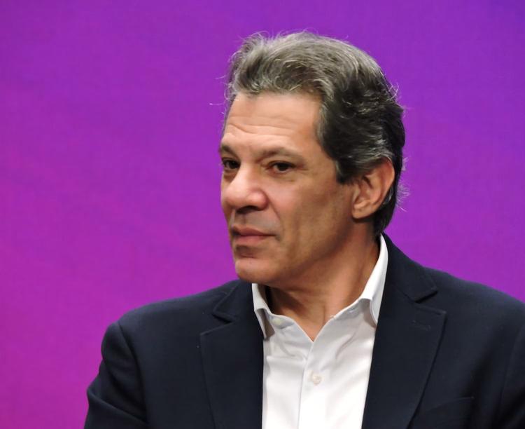 Haddad pede apuração de 'abordagem atípica' pela PM de motorista ligado à campanha