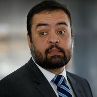 MPRJ e TCRJ investigam Castro por uso de jatinhos do Estado para compromissos pessoais