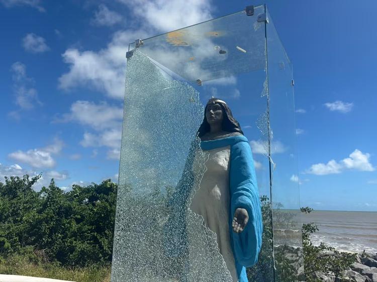 Mulher suspeita de vandalizar estátua de Iemanjá em João Pessoa é presa