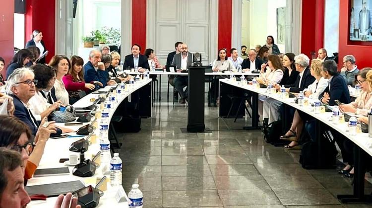Nîmes : apéritif après la messe, la laïcité s'invite au conseil municipal