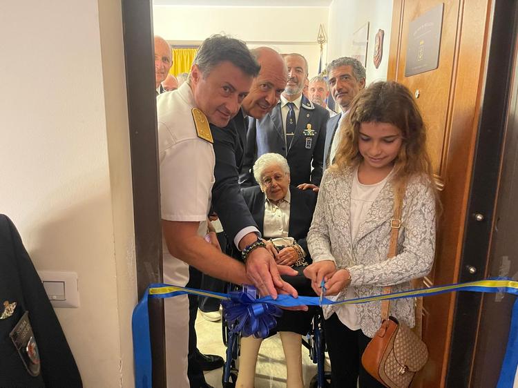 Il sindaco Midili all’inaugurazione della nuova sede ANMI intitolata al tenente di vascello Nino La Rosa