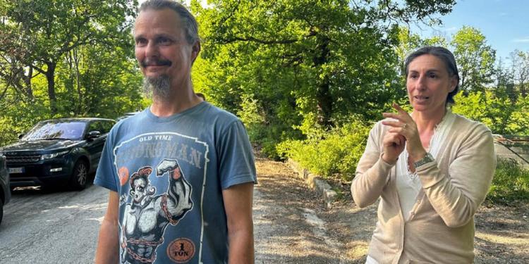 Famiglia del bosco, bambina ricoverata per crisi respiratoria: la madre non è con lei