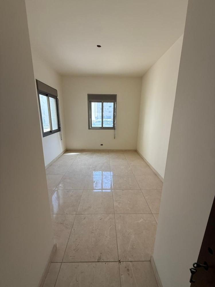 For Sale: Apartment in Dekweneh