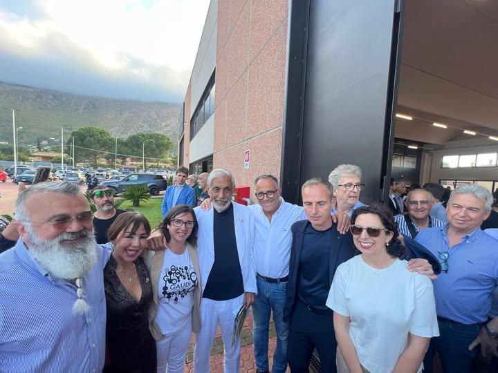 Oggi abbiamo partecipato al sit-in di solidarietà organizzato dal Comune di Carini per esprimere vicinanza a Tommaso Dra...