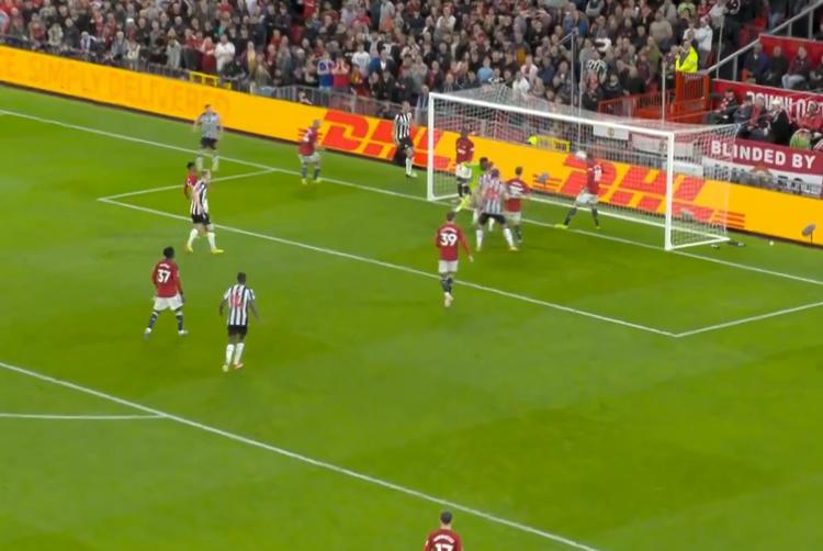 Video: Casemiro saves Man United with impressive goal-line
clearance vs Newcastle