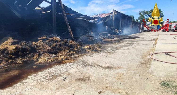 canelli monferrato incendio azienda agricola