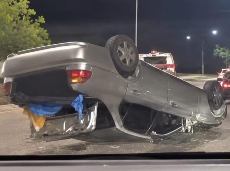 Acidente entre dois carros deixa pessoa ferida em Volta Redonda