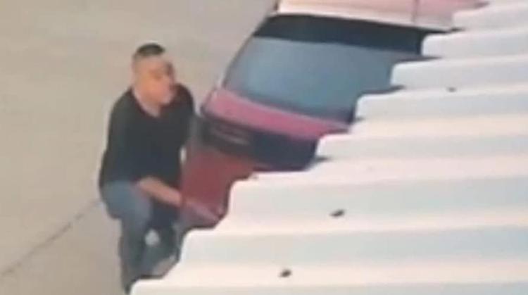 En menos de cinco minutos: graban a ladrones robando las llantas de una camioneta al sur de Morelos