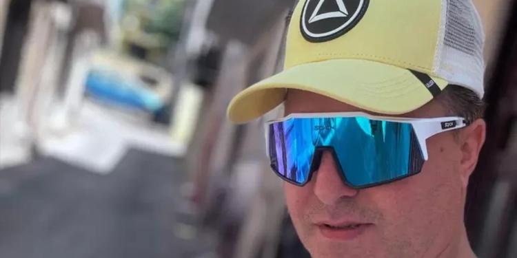 "Riina family life", il figlio del boss ospite di una radio ungherese: brani del libro letti da personaggi noti, tra cui Cicciolina. Risate in studio