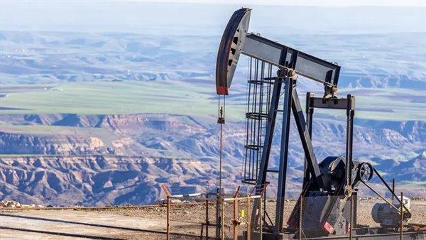 النفط يصعد بعد هبوط مخزونات الخام الأميركية أكثر من المتوقع