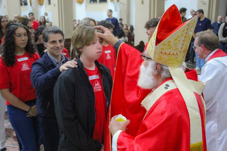 Crisma: missão continuada na família da Catedral