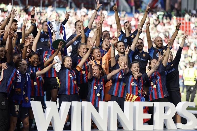 De virada, Barcelona vence Wolfsburg e é campeão da Champions Feminina