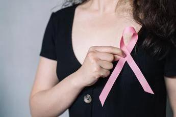Tumori, oncologi: "Con cancro al seno -35% di probabilità di gravidanza"