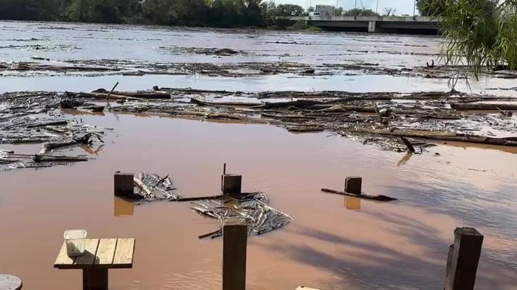 Após temporais, Defesa Civil emite aviso de risco alto para elevação do nível do Guaíba em Porto Alegre até sexta-feira