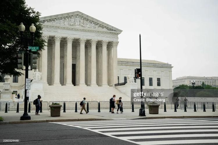 The U.S. Supreme Court has preserved birthright citizenship. Here's what the landmark ruling means for Caribbean immigrants, families and children born in the United States.