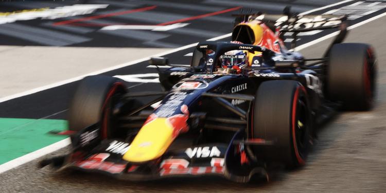F1, Verstappen vince il Gp del Bahrain a Sepang: Antonelli secondo, Hamilton terzo