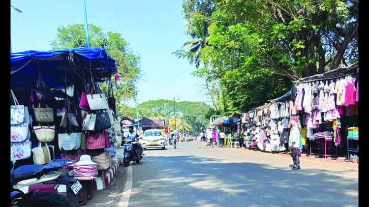 Old Goa p’yat orders removal of illegal carts in church complex