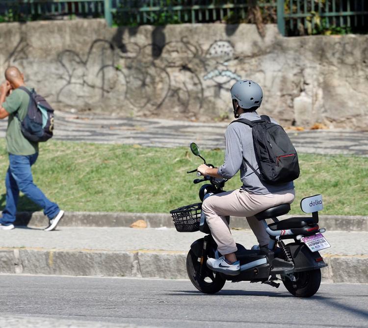 Prefeitura de SP começa a fiscalizar bicicletas, bikes elétricas e patinetes
