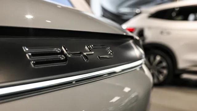 GM amplia aporte em R$ 3,5 bilhões no Brasil e critica benefício de cotas que favorece BYD