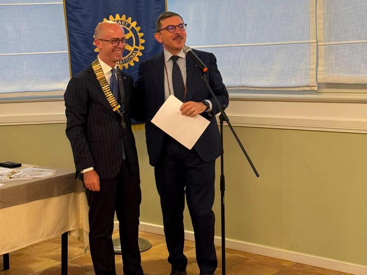 Rotary Club Vallo della Lucania – Cilento: ad Ascea Marina il passaggio delle consegne tra Attilio Bianco e Pasquale D’Angiolillo