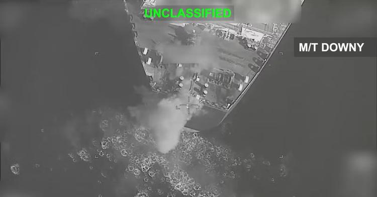 EUA dizem ter atacado 3 petroleiros iranianos após seus navios de guerra serem alvejados