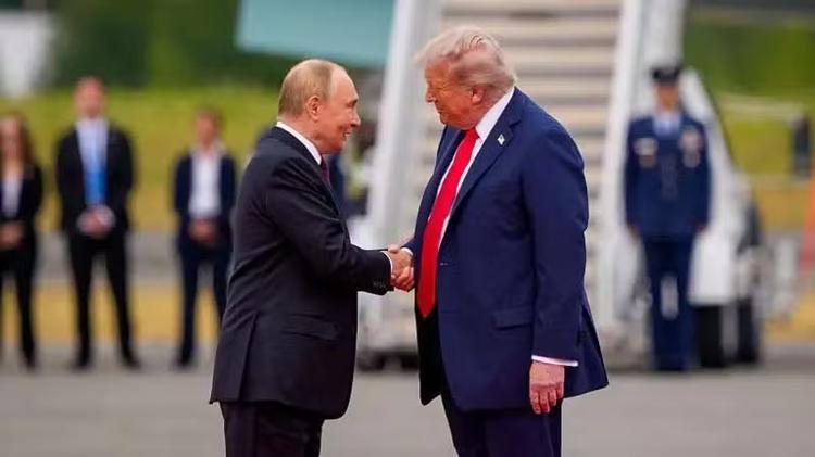 Trump anuncia acordo com Putin para liberar diesel russo para mercado mundial