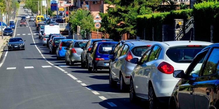 Il carburante finisce, la rabbia dei calabresi cresce. «Il 70% dei distributori è già a secco»