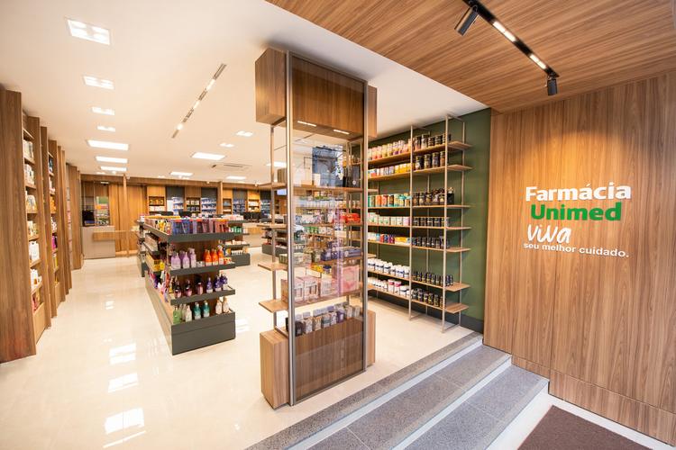 FARMÁCIA UNIMED INAUGURA LOJA EM CAXIAS DO SUL E ADOTA CONCEITO FOCADO EM EXPERIÊNCIA