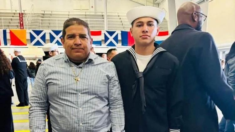 Agentes de inmigración de EEUU arrestan al padre de un soldado desplegado en un portaviones en la guerra de Irán